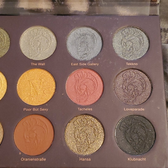 Makeup - Picture 5 of 6